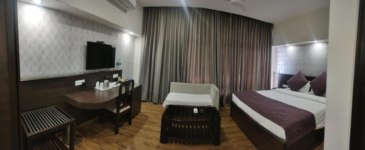 Hotel The Great Ganga Rishīkesh Exteriör bild